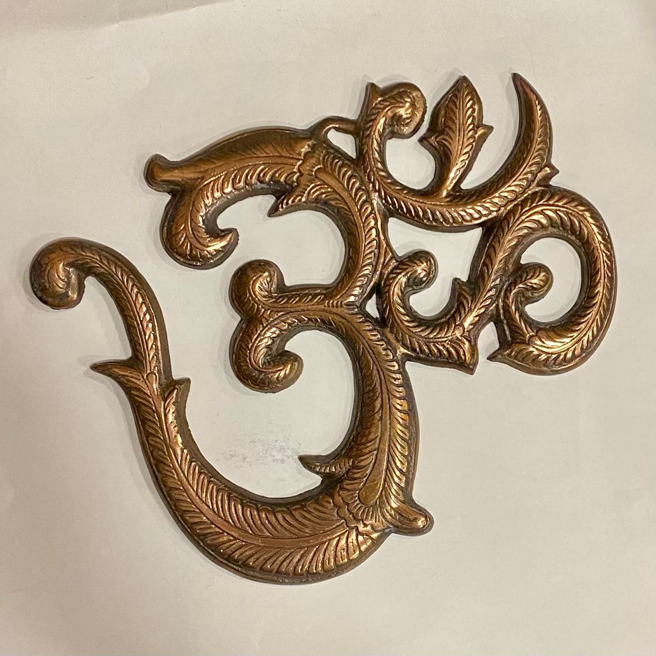 “OM” - COLGANTE GRANDE --//-- M:$14.900 -- D:$19.900