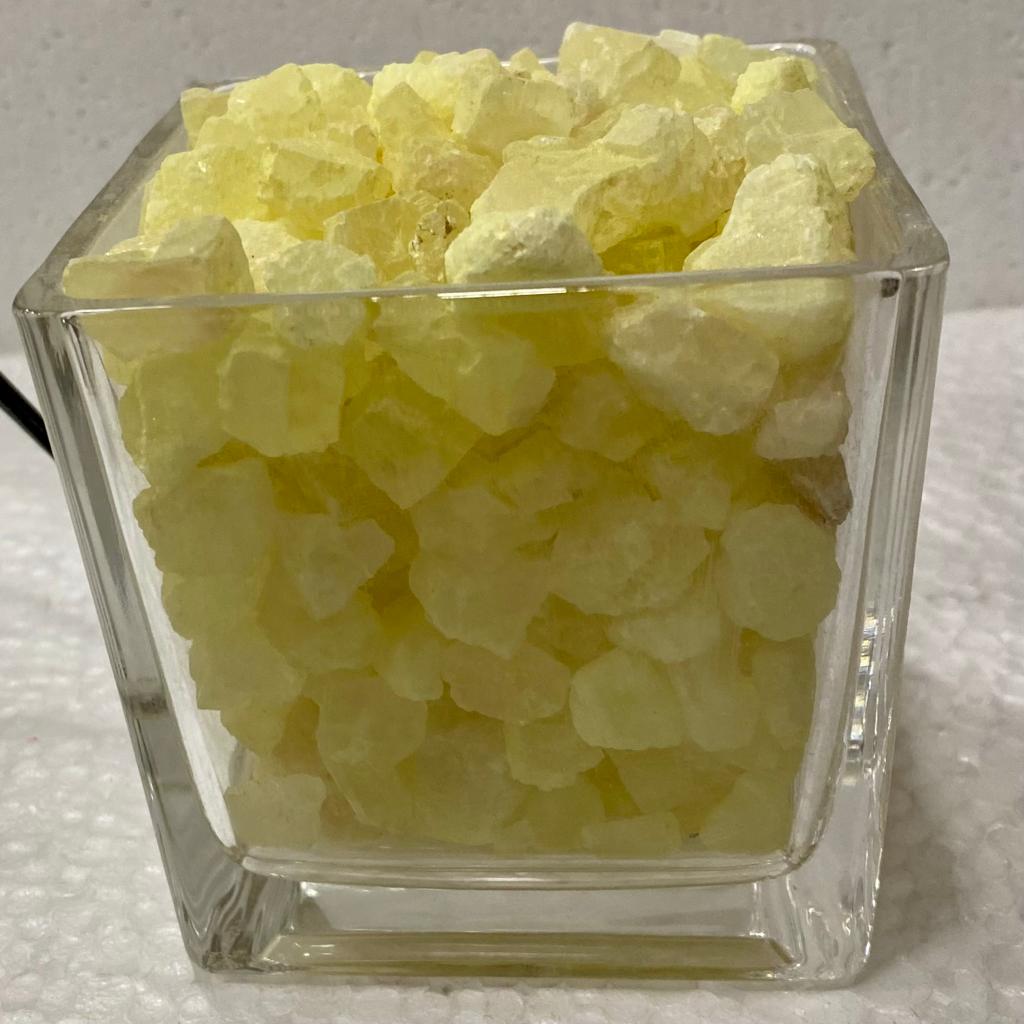 LAMPARA de SAL , CUBO -- M:$8.900 -D:$10.900