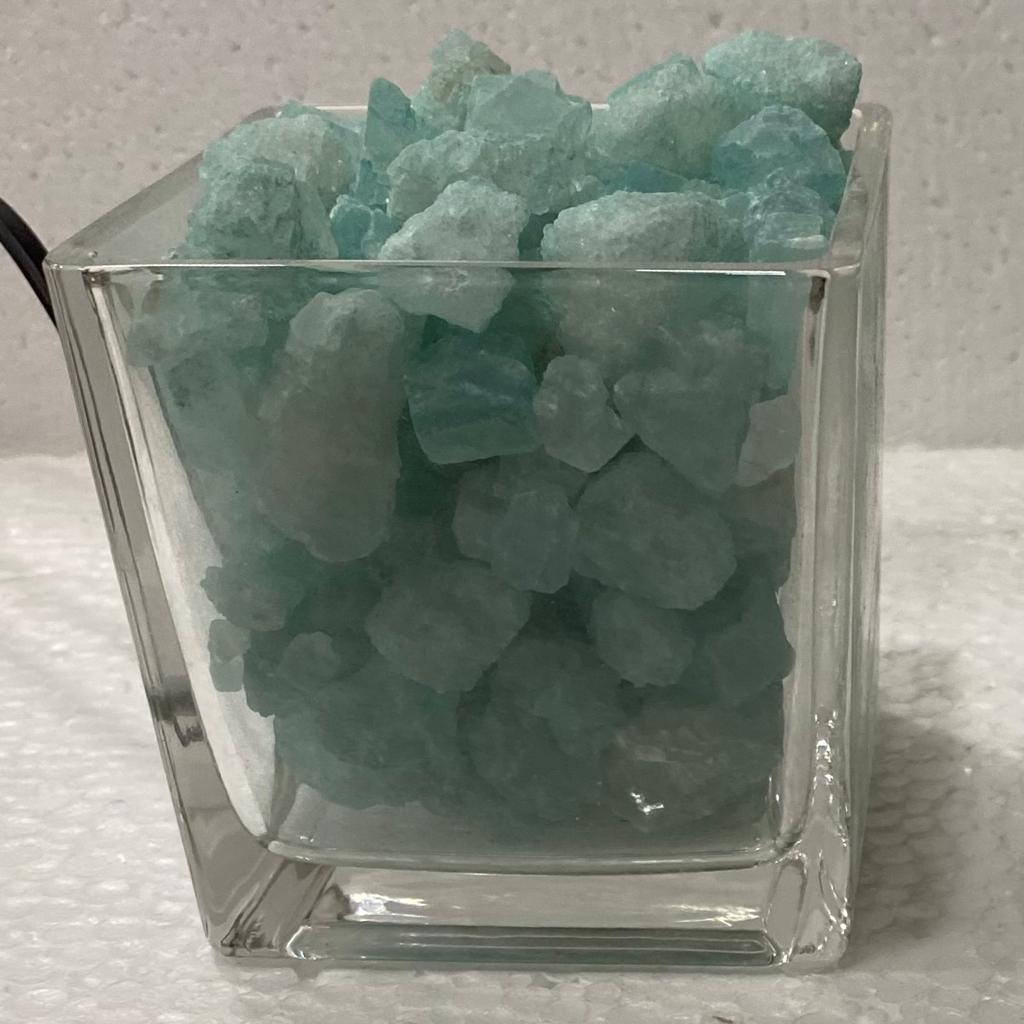 LAMPARA de SAL , CUBO -- M:$8.900 -D:$10.900