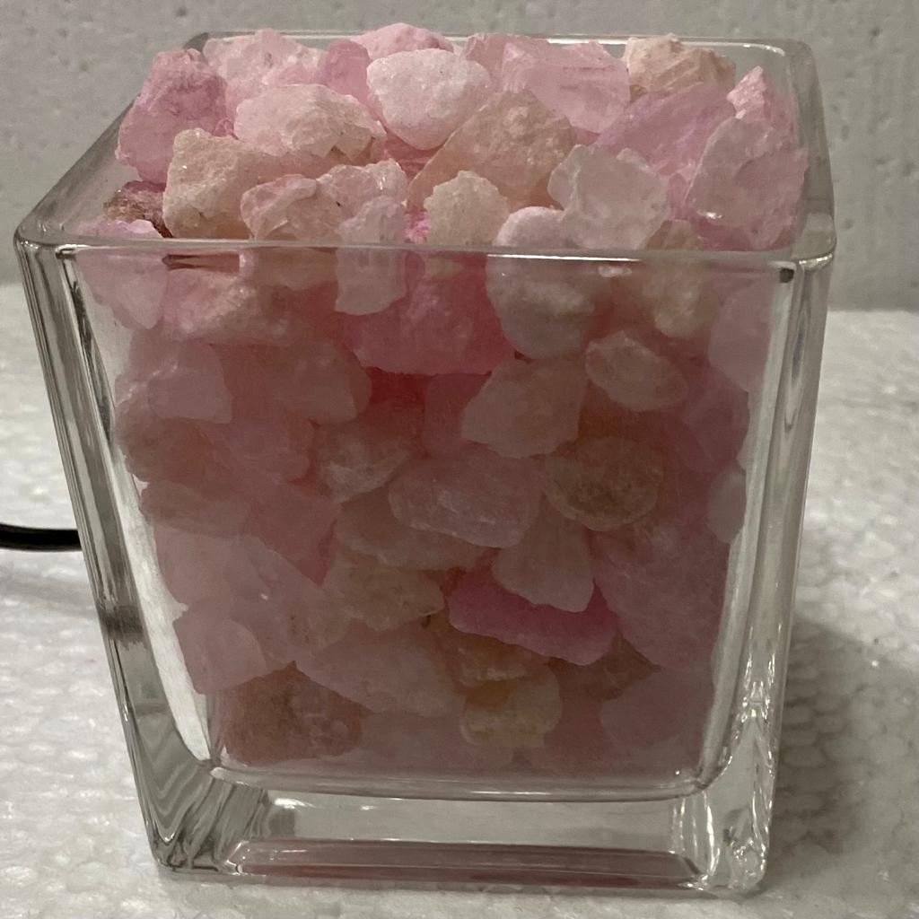 LAMPARA de SAL , CUBO -- M:$8.900 -D:$10.900