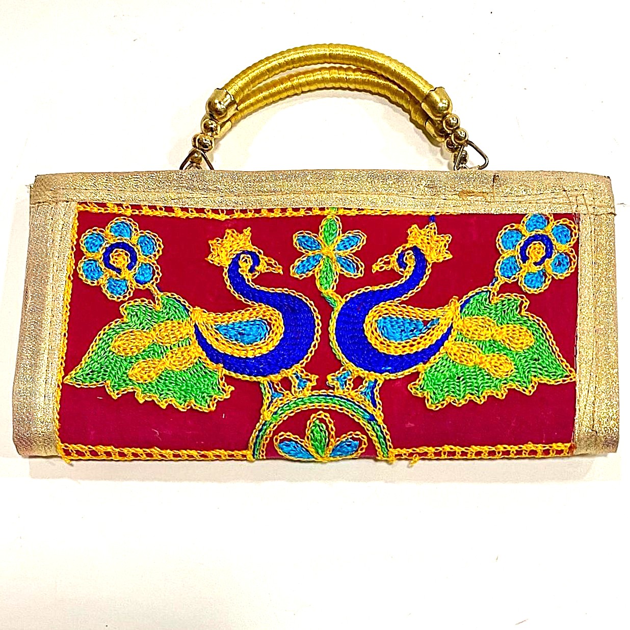 CARTERA BORDADA – ARTE Y SIMBOLISMO HECHO EN INDIA - ROJO / M: $2.900 - D: $3.900