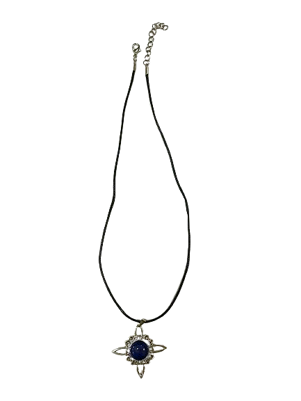 COLLAR NUDO DE BRUJA CON CUARZO / M: $3.900 c/u - D: $4.900 c/u