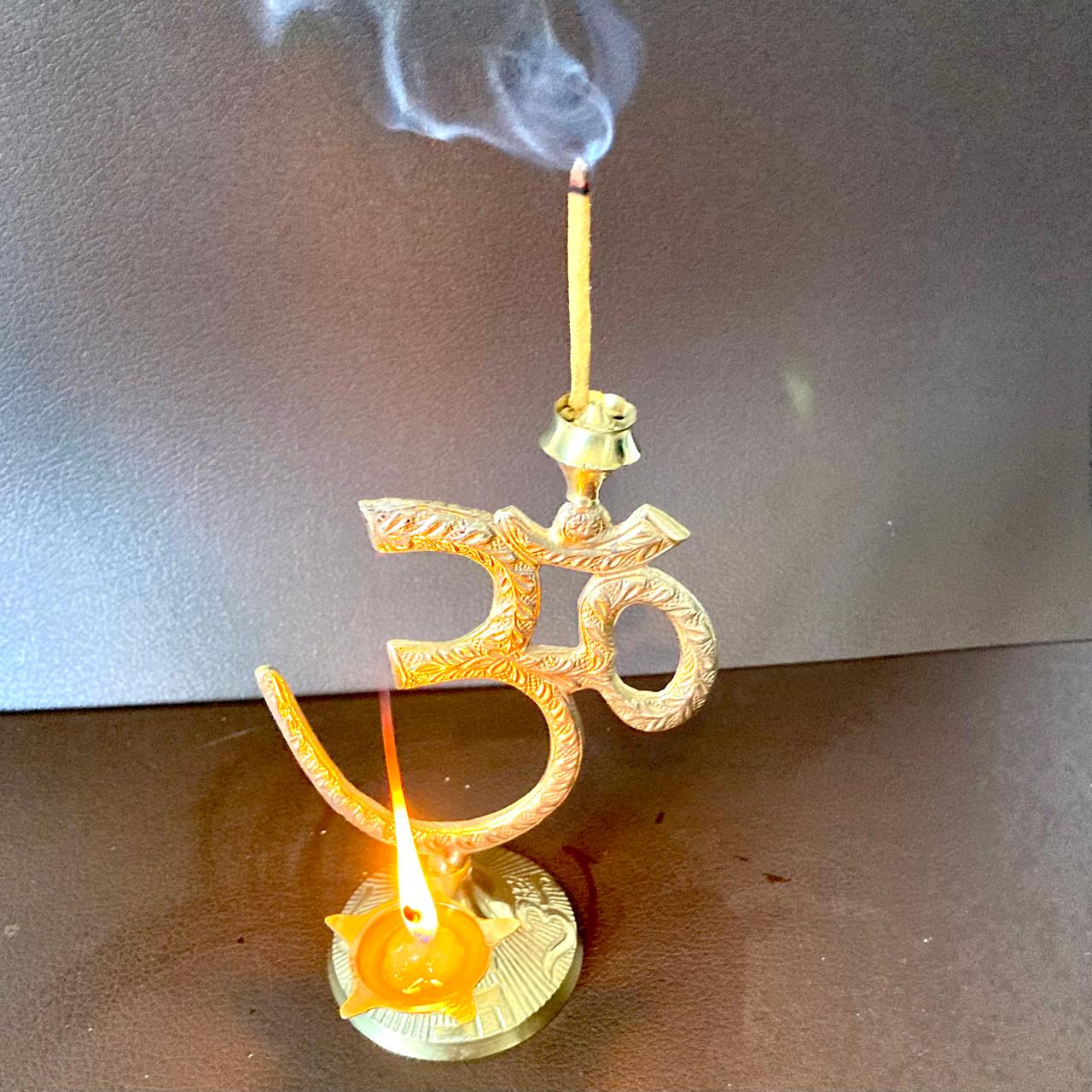 PORTA INCIENSO - LÁMPARA DE ACEITE "OM" CON PEDESTAL - BRONCE / M:$5.900 - D:$8.900