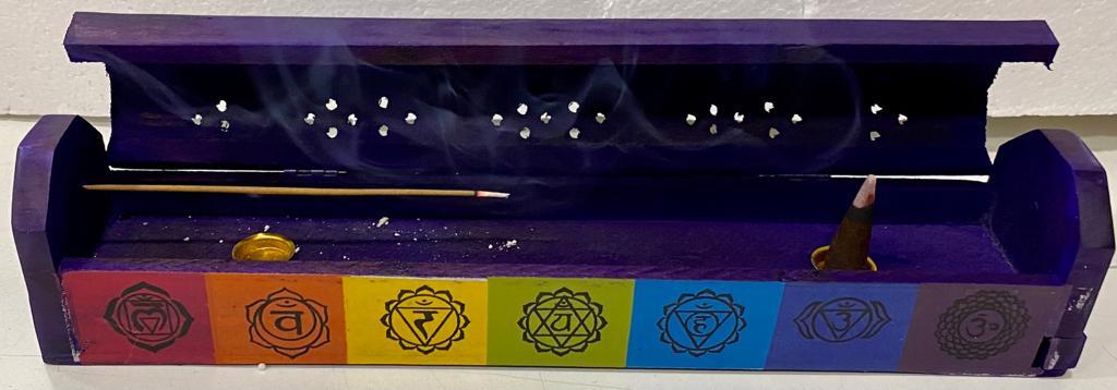 CAJA PORTA INCIENSO VARILLA Y CONO - 7 CHAKRAS / M: $3.900 - D: $4.900