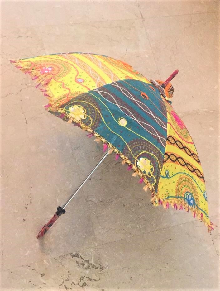 SOMBRILLA - COLOR SURTIDO / M: $2.500 - D: $3.900