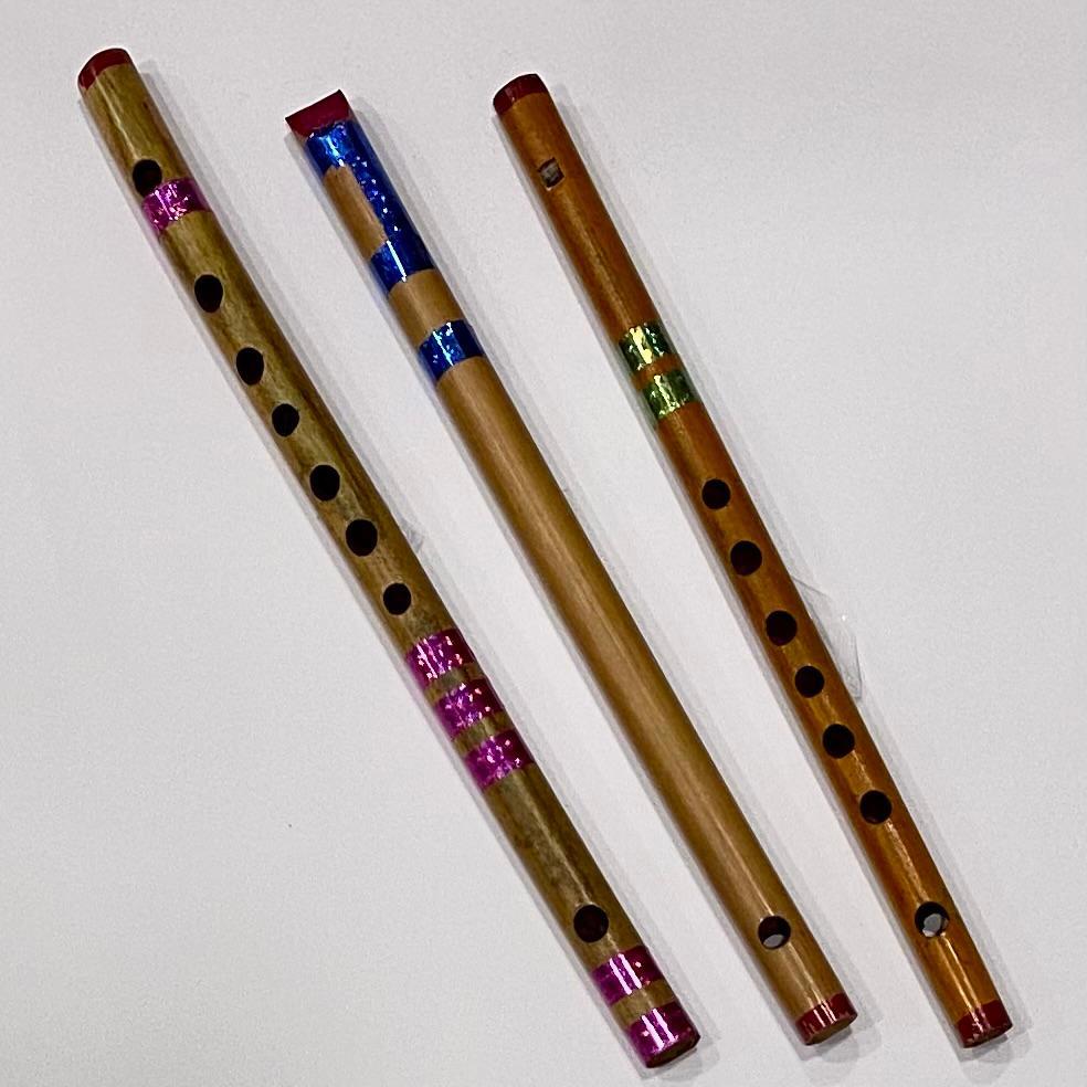 FLAUTA BANSURI - HECHO EN NEPAL / M: $2.900 cada una - D: $3.900