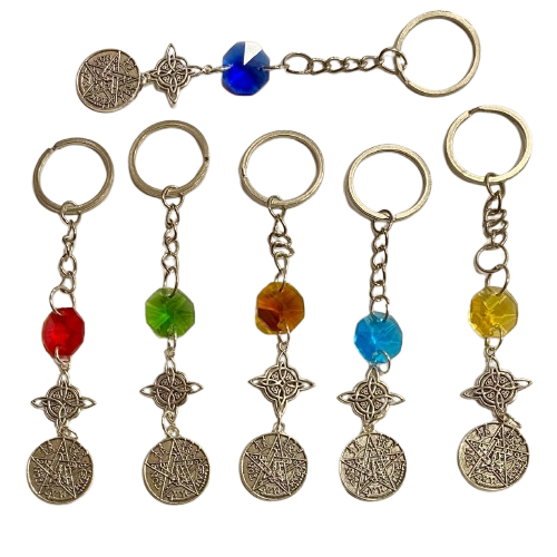 LLAVEROS CON NUDO DE BRUJA, PRISMA Y TETRAGRAMA – SET DE 6 / M: $9.000 - D: $12.000