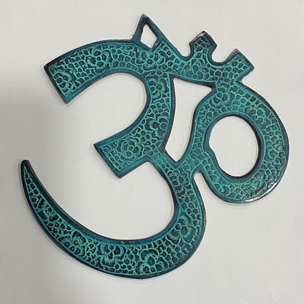 "OM" - COLGANTE --//--M:$7.900 --D:$9.900