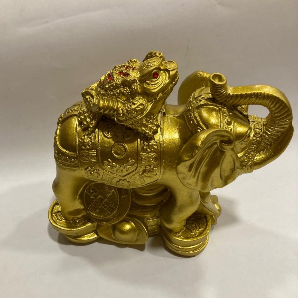 SAPO SOBRE ELEFANTE CON MONEDAS--//--M:$7.900 --D:$9.900