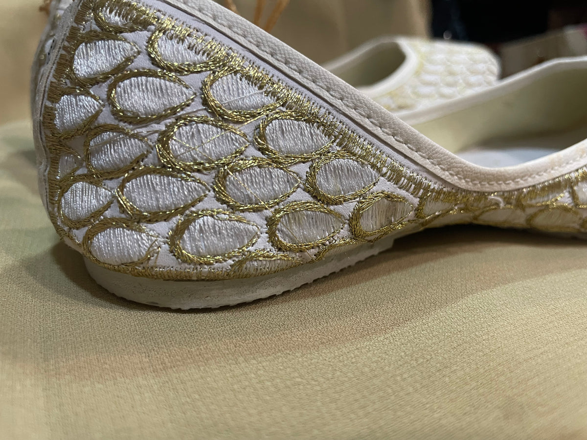 ZAPATOS INDIOS - BLANCO 25CM / OFERTA $7.000