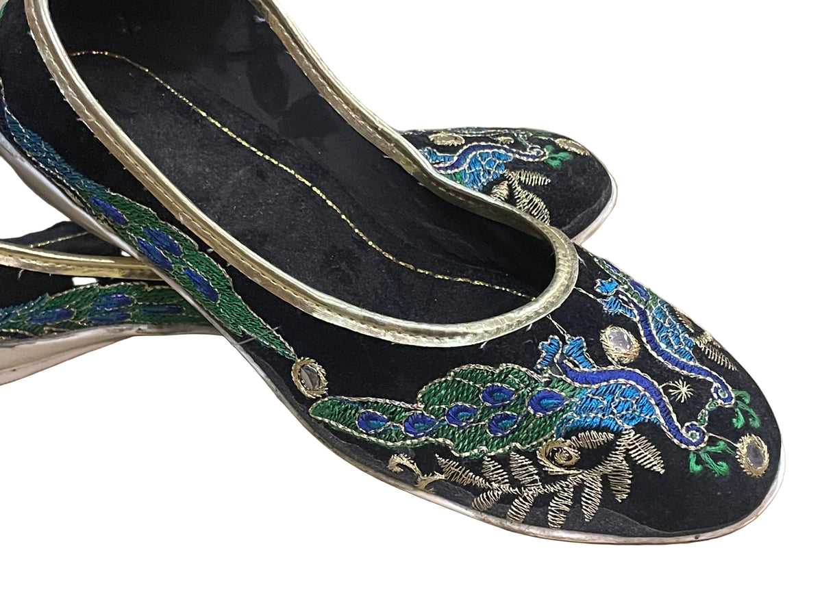 ZAPATOS - NEGRO CON BORDADO AZUL VERDE 24CM / OFERTA $7.000