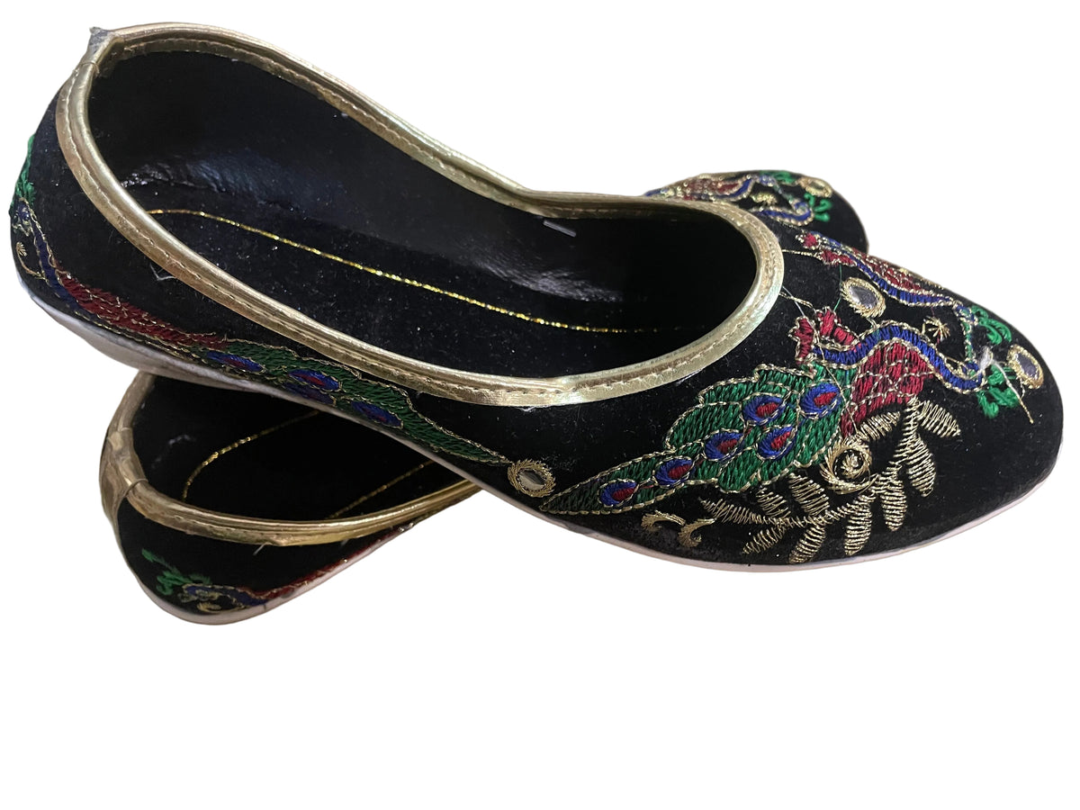 ZAPATO - NEGRO ROJO VERDE CON BORDADO - 24cm / $7.000