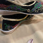 ZAPATO - NEGRO ROJO VERDE CON BORDADO - 24cm / $7.000