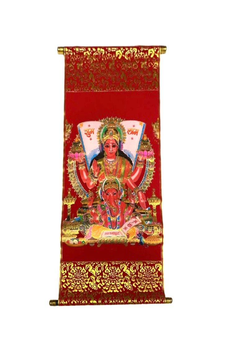 PENDÓN COLGANTE EN GAMUZA DE LAXMI Y GANESH / M:$7.900 - D:$9.900