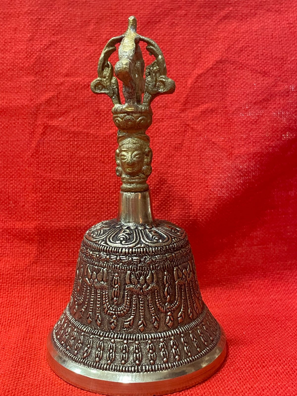 CAMPANA DE BRONCE NEPAL - 15 x 8.5 cms / M: $28.000 - D: $32.000