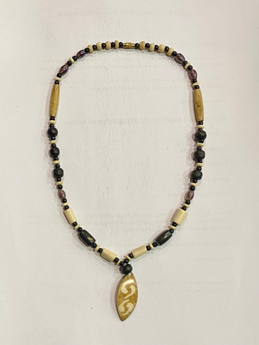 COLLAR TRIBAL -HUESO y MADERA -/- M: 4.900 --D:$6.900